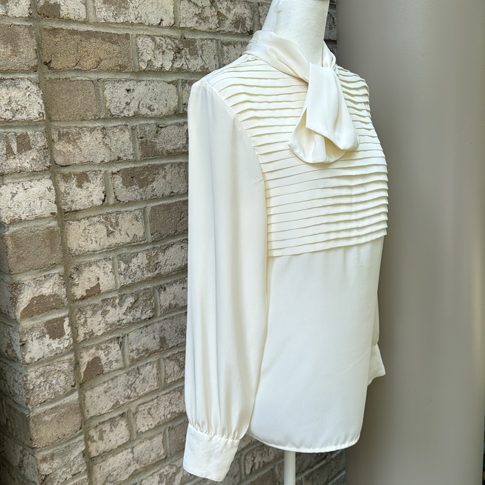 Vintage Soft Ivory Cream Tie Front Blouse - 8 Petite - Picture 4 of 14